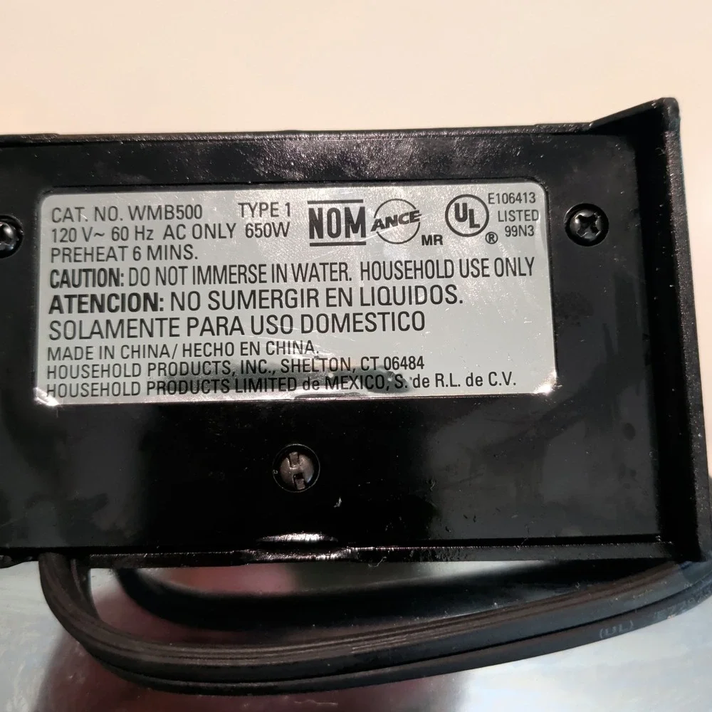 BLACK & DECKER Belgian Waffle Maker WMB500 Tested & working Silver & Black clean